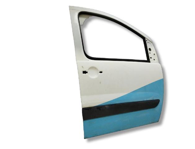 9004X7 Puerta delantera derecha  disponible Utrera