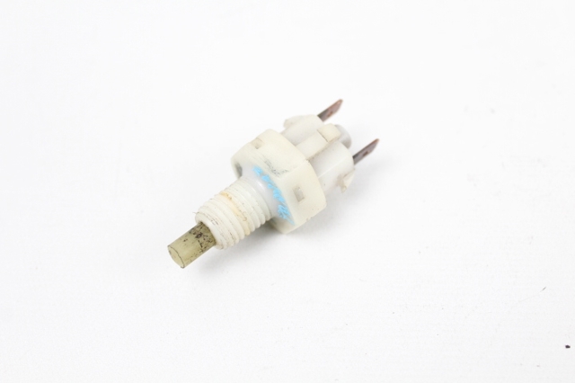 Interruptor luz de freno 90059582 OPEL