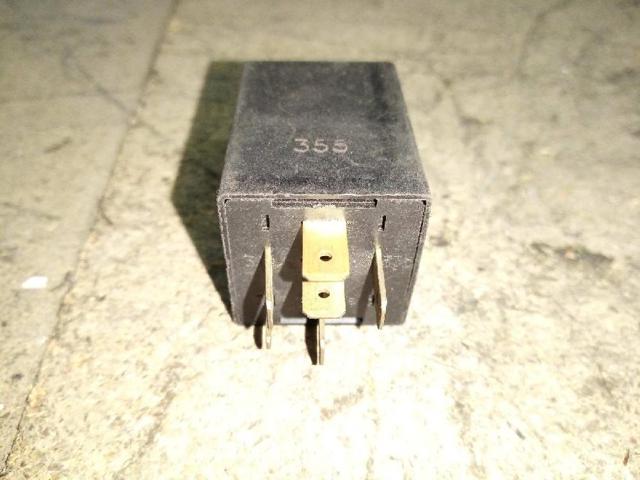Relé de intermitencia del limpiaparabrisas Opel Astra 51, 52, F35, M35