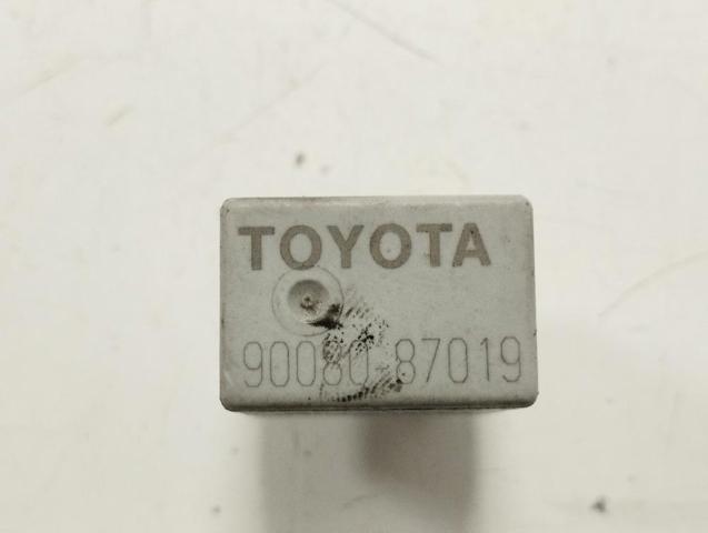 9008087019 TOYOTA Relé de faro antiniebla  en stock Huelva