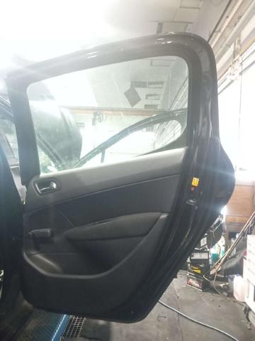 9008S1 PEUGEOT Puerta trasera derecha  disponible Vigo