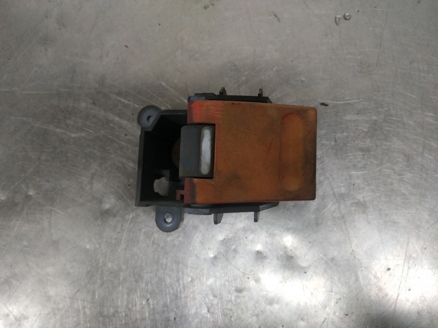Manija interior de puerta delantera izquierda 9017200066 MERCEDES