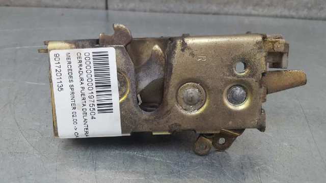 MERCEDES 9017201135 Cerradura de puerta delantera derecha  en stock Terrassa