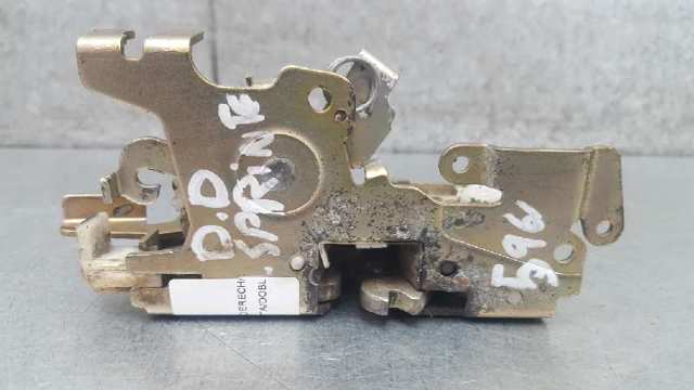 9017201135 Cerradura de puerta delantera derecha  disponible Utrera