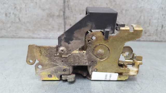 9017201135 Cerradura de puerta delantera derecha comprar Girona