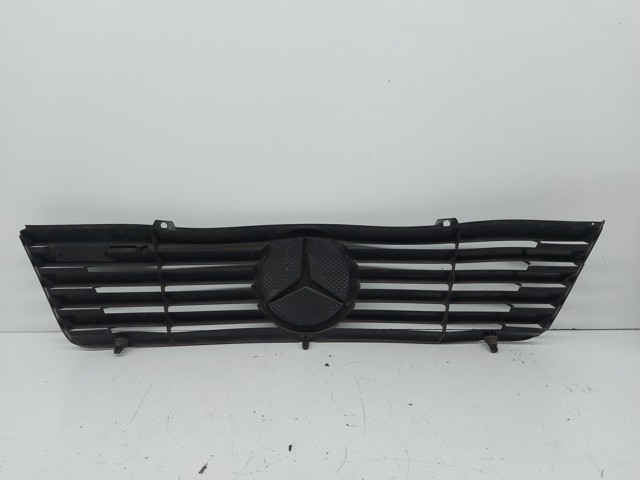 MERCEDES 9018880123 Parrilla del radiador  comprar en Murcia