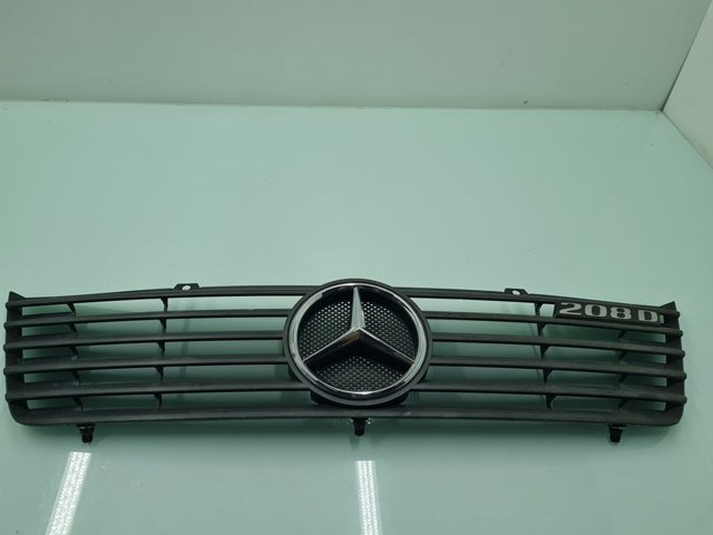9018880123 MERCEDES Parrilla del radiador  comprar en Lleida