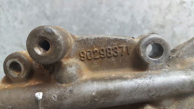 Bomba de aceite Opel Vectra 86, 87