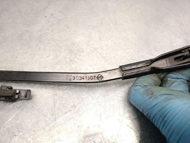 Brazo del limpiaparabrisas, lavado de parabrisas, luna delantera Opel Astra 51, 52, F35, M35