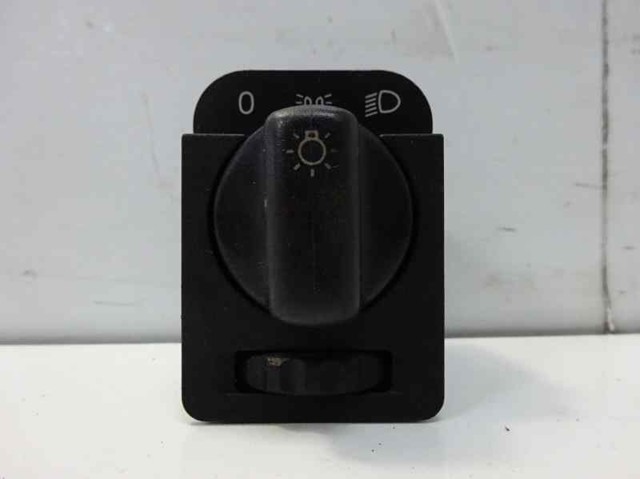 Interruptor de luces en el tablero 90381877 OPEL