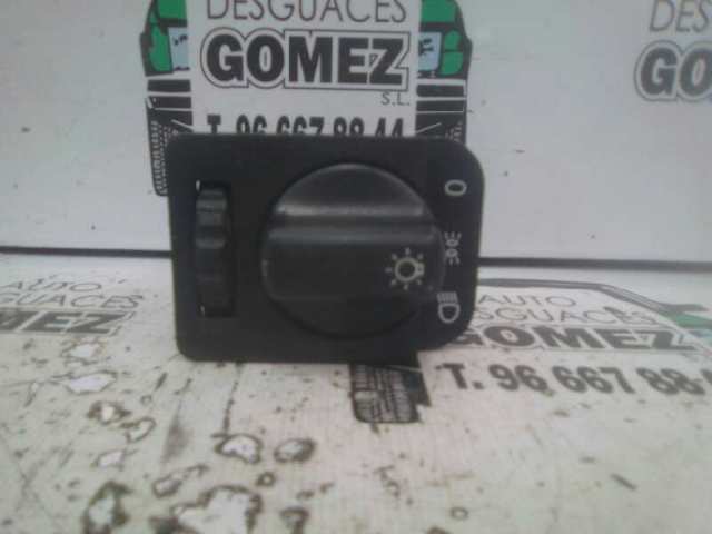 Interruptor de luces en el tablero 90381877 OPEL