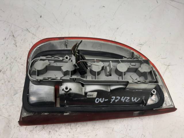 Piloto trasero derecho 90444142 OPEL