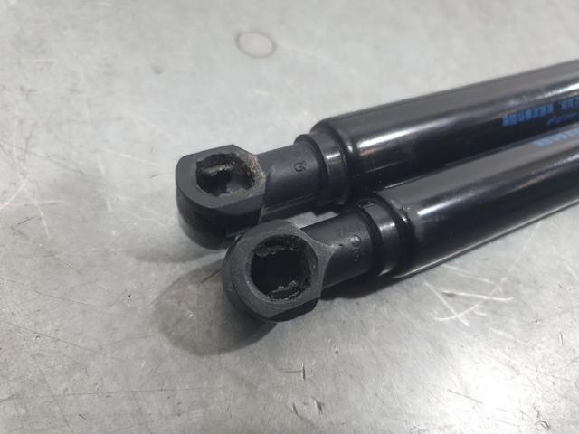 904505FA1A Amortiguador de la tapa del maletero  disponible Burgos