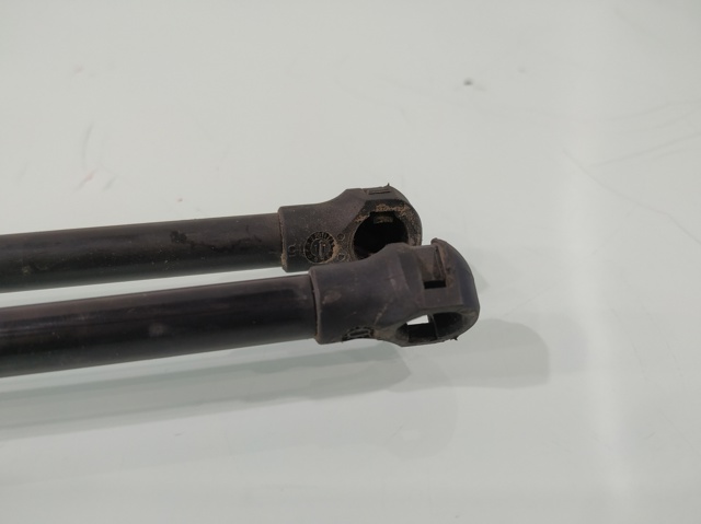 904517337R RENAULT Amortiguador maletero  en stock Gandía