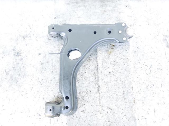 90498735 Brazo inferior izquierdo de la suspensión delantera  en stock Granada