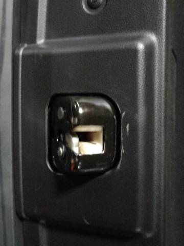 Cerradura de puerta de maletero 905001CA1B Nissan