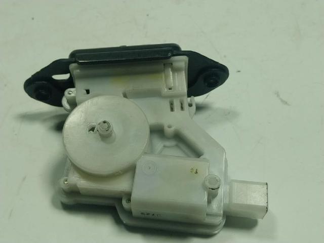 905024EA1A RENAULT Cerradura de maletero  en stock Huelva