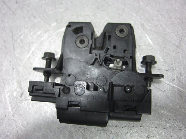90502AV70B Nissan/Infiniti