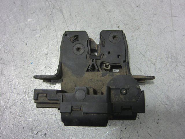 NISSAN 90502AV720 Cerradura de tapa de maletero  disponible Lugo