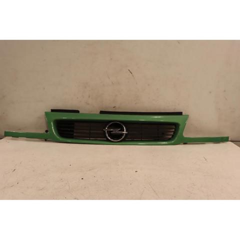 Rejilla de radiador Opel Astra  (55, F70)