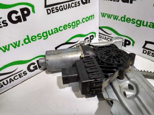 90521882 Motor del elevalunas de la puerta delantera derecha  en stock Castellón