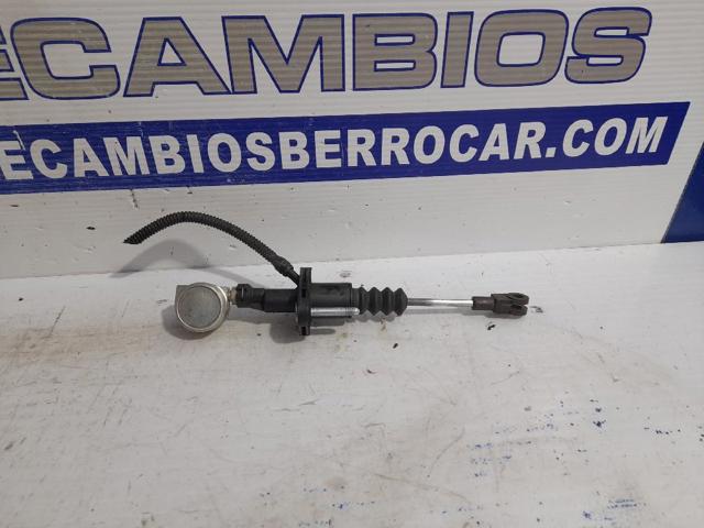 Cilindro maestro de clutch 90523769 OPEL