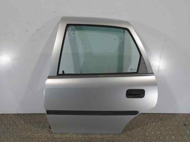 Puerta trasera izquierda 90560189 Opel