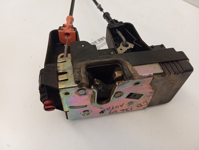 90561158 OPEL Cerradura de la puerta trasera derecha  disponible Vigo