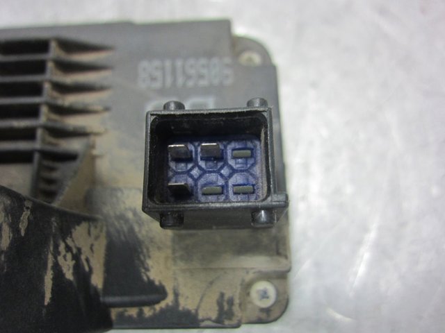 OPEL 90561158 Cerradura de la puerta trasera derecha  en stock Terrassa
