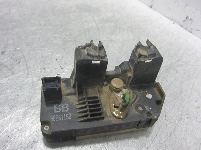 90561158 OPEL Cerradura de la puerta trasera derecha comprar Madrid