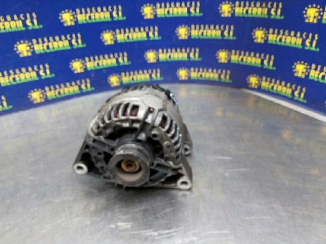 Alternador del motor 90561168 OPEL