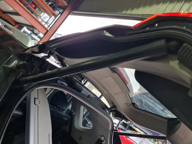 Muelle neumatico maletero 905614BA4A NISSAN