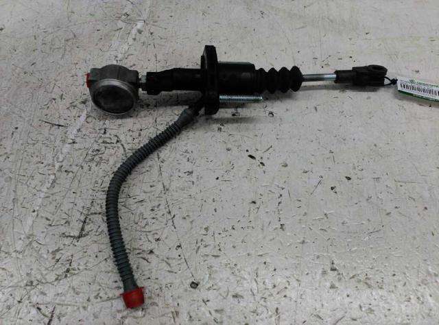 Cilindro maestro de clutch 90581565 OPEL