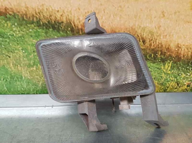 Luz antiniebla izquierda 90585029 OPEL