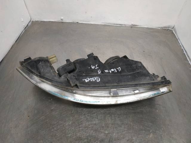 Faro izquierdo Opel Vectra 36