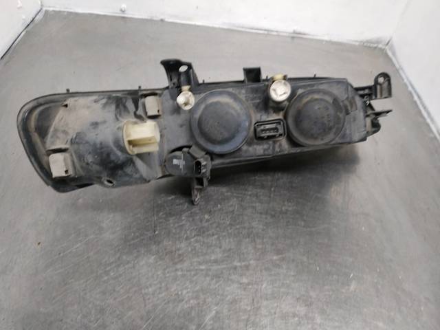 Faro izquierdo Opel Vectra 36