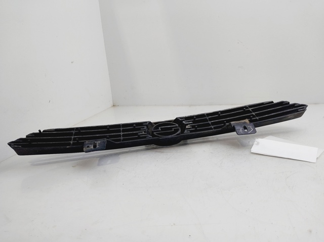 90588120 OPEL Parrilla del radiador  comprar en Oviedo