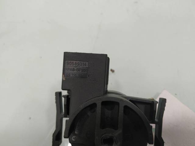 Interruptor de encendido / arranque Opel Zafira F75