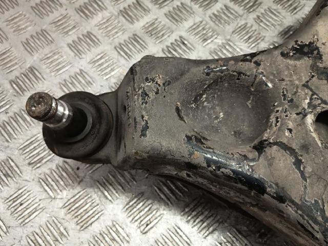9063304007 MERCEDES Brazo inferior izquierdo de la suspensión delantera  comprar en Oviedo