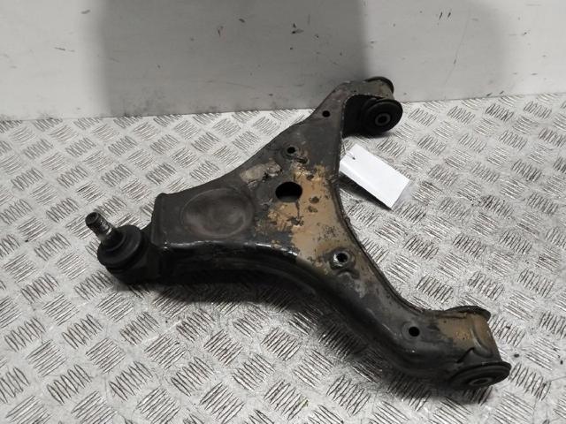 MERCEDES 9063304107 Brazo inferior derecho de la suspensión delantera  comprar en Murcia