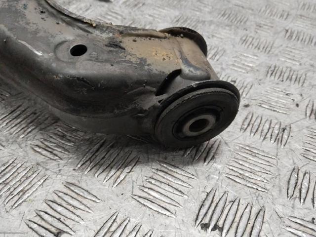 9063304107 Brazo inferior derecho de la suspensión delantera  en stock Castellón