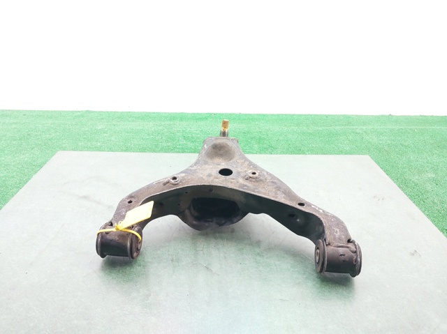 9063304107 Brazo inferior derecho de la suspensión delantera  disponible Burgos