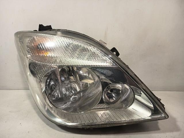 Luz derecha 9068200261 MERCEDES
