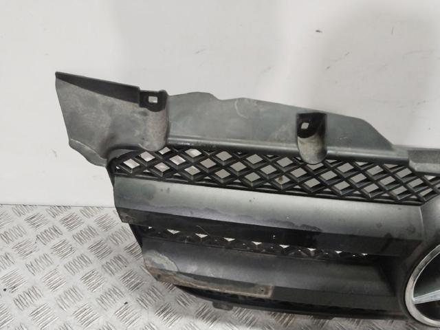 9068800385 MERCEDES Parrilla del radiador  comprar en Lleida