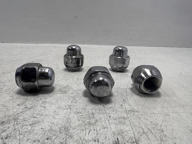 Tuerca de rueda Toyota Camry 2 V2