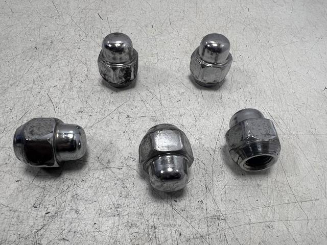 Tuerca de rueda Toyota Camry 2 V2