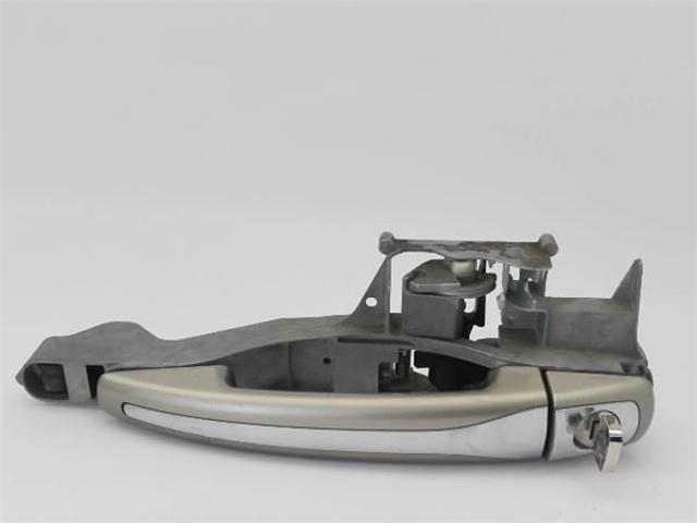 910958 Soporte de manija exterior de puerta delantera izquierda  disponible Málaga