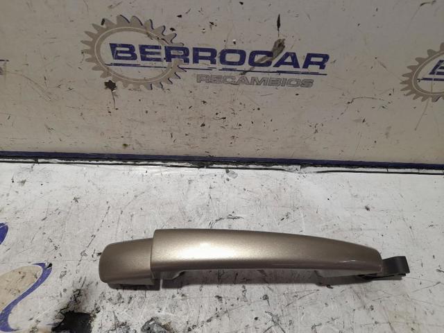910959 PEUGEOT Soporte de manija exterior de puerta delantera derecha  en stock Huelva