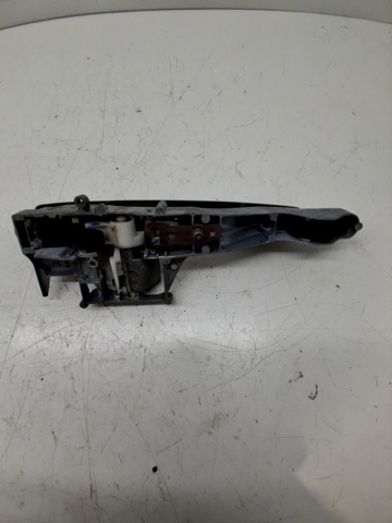 910959 PEUGEOT Soporte de manija exterior de puerta delantera derecha  en stock Gandía