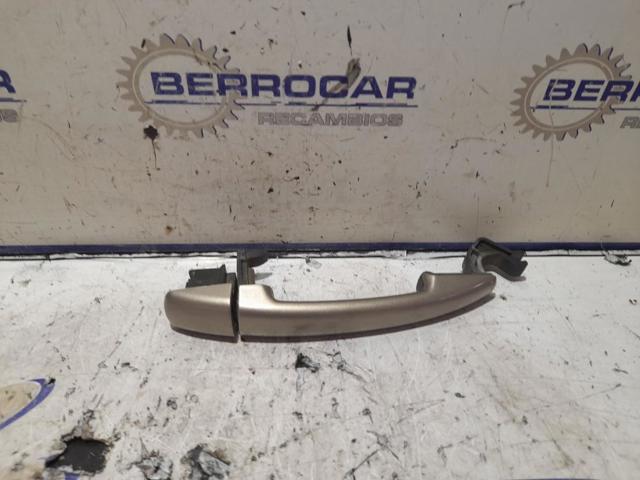 910959 PEUGEOT Soporte de manija exterior de puerta delantera derecha  en stock Huelva